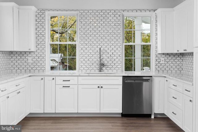 36 CHESTERFIELD RD, Columbus, NJ 08022