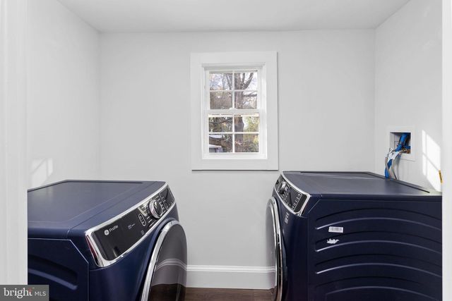 36 CHESTERFIELD RD, Columbus, NJ 08022