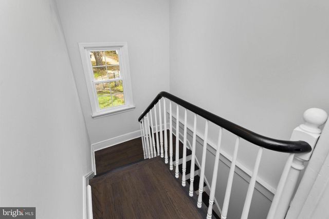 36 CHESTERFIELD RD, Columbus, NJ 08022