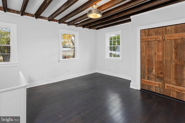 36 CHESTERFIELD RD, Columbus, NJ 08022