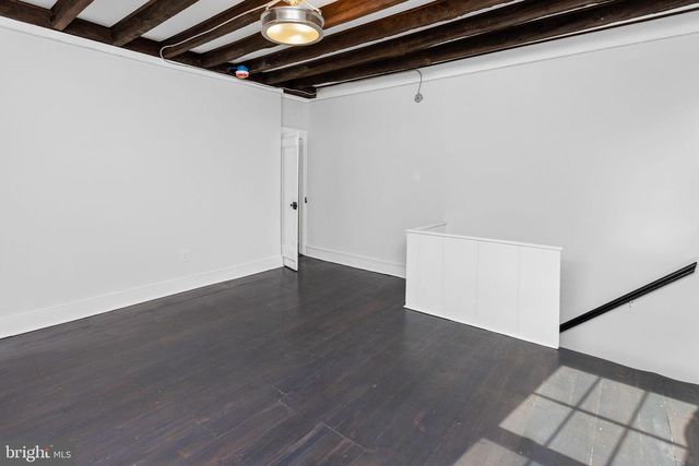 36 CHESTERFIELD RD, Columbus, NJ 08022