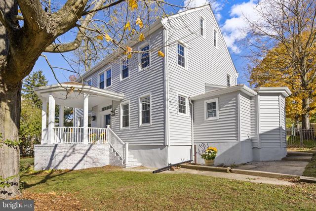 36 CHESTERFIELD RD, Columbus, NJ 08022