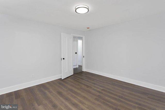 36 CHESTERFIELD RD, Columbus, NJ 08022