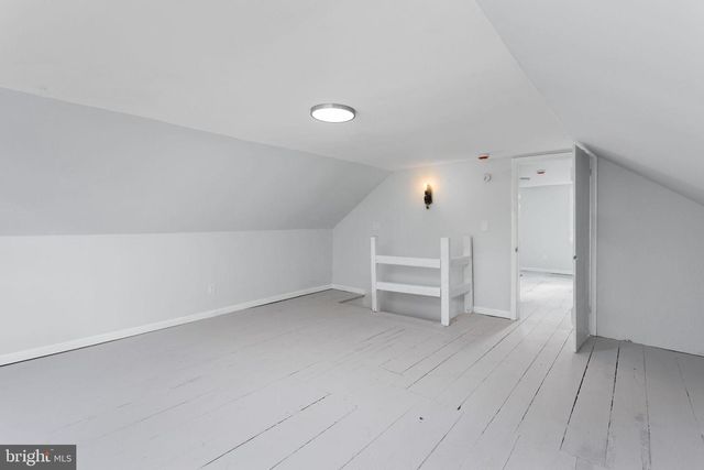 36 CHESTERFIELD RD, Columbus, NJ 08022