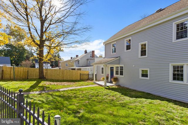 36 CHESTERFIELD RD, Columbus, NJ 08022