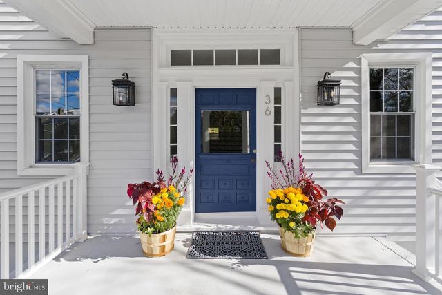 36 CHESTERFIELD RD, Columbus, NJ 08022