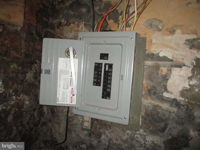 423 N 2ND ST, Reading, PA 19601