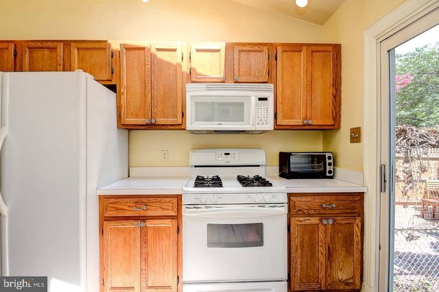 111 S CHESTER ST, Baltimore, MD 21231