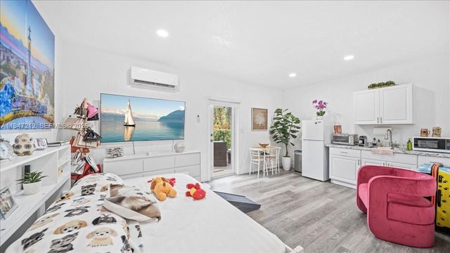 13430 SW 25th St, Miami, FL 33175