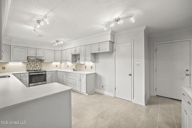 110 Simon Boulevard, Ocean Springs, MS 39564