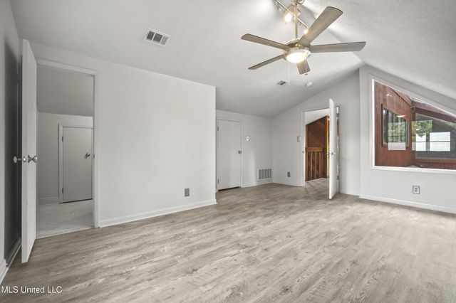 110 Simon Boulevard, Ocean Springs, MS 39564