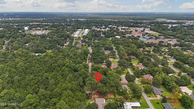110 Simon Boulevard, Ocean Springs, MS 39564