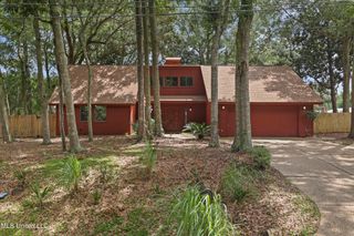 110 Simon Boulevard, Ocean Springs, MS 39564