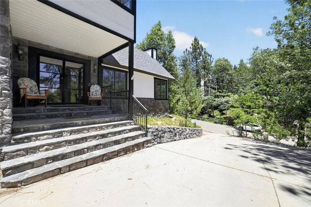 1198 Montreal Drive, Lake Arrowhead, CA 92352
