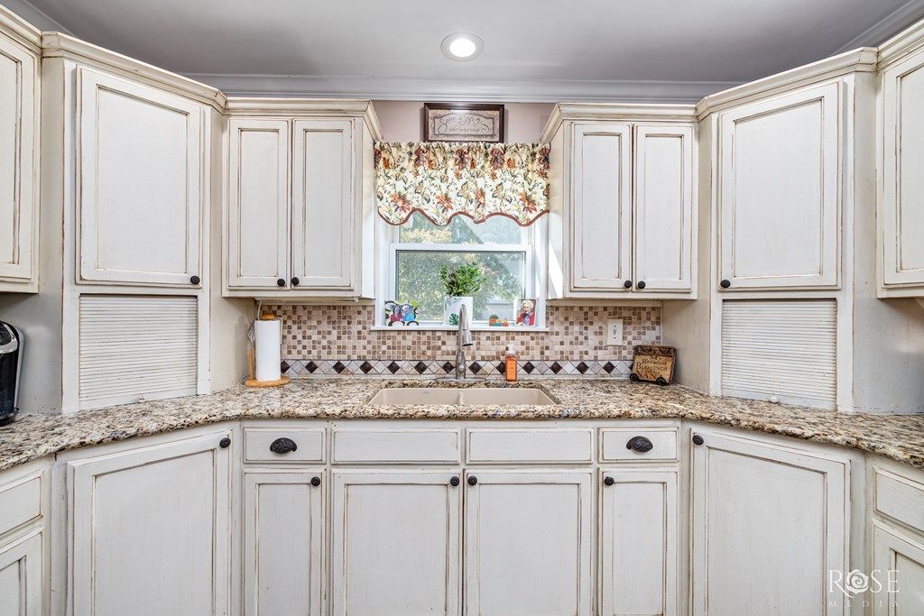 Image 10 of property listing at 2402 Fairview School Rd, San Angelo, TX 76904