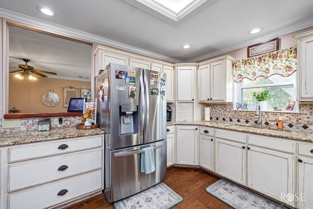 Image 11 of property listing at 2402 Fairview School Rd, San Angelo, TX 76904