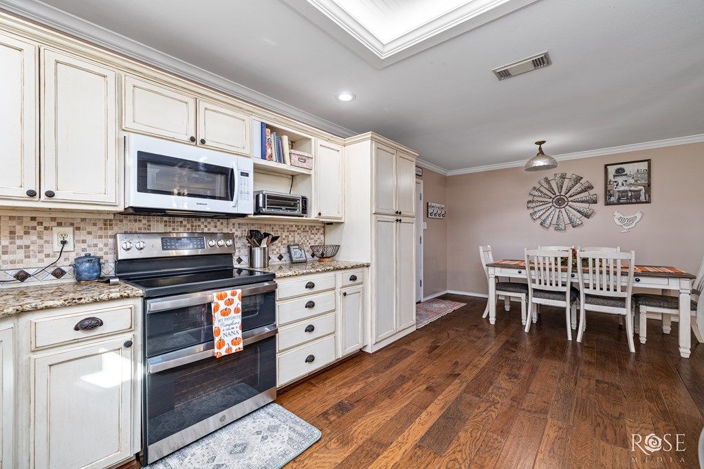 Image 12 of property listing at 2402 Fairview School Rd, San Angelo, TX 76904