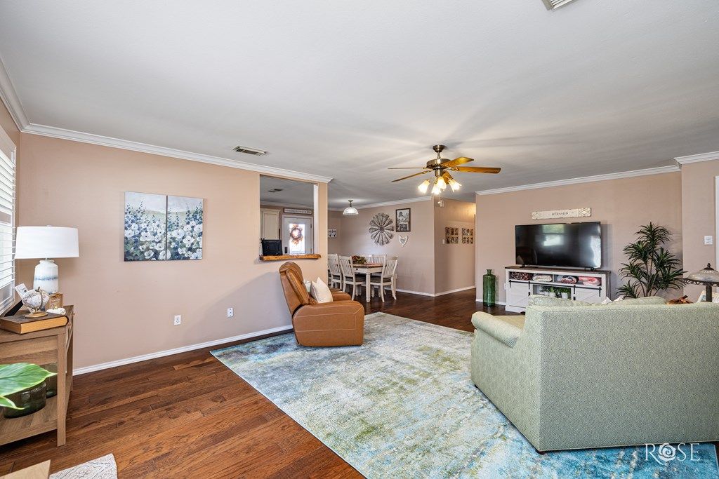 Image 7 of property listing at 2402 Fairview School Rd, San Angelo, TX 76904