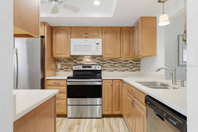 1100 CAPRI ISLES BOULEVARD 328, Venice, FL 34292