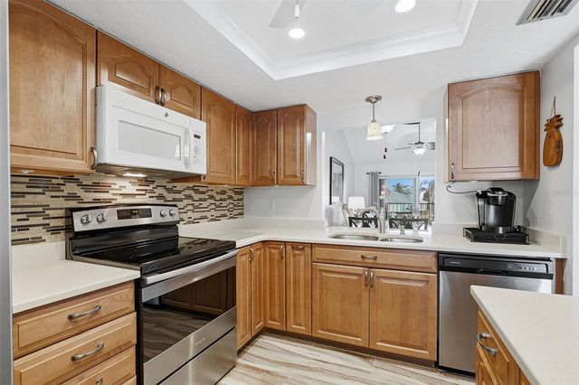 1100 CAPRI ISLES BOULEVARD 328, Venice, FL 34292