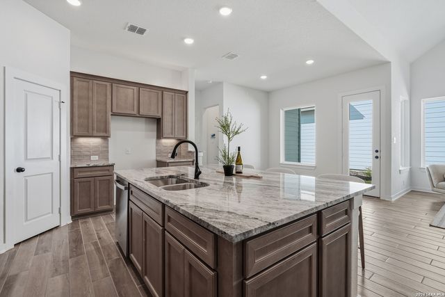 9423 Hidden Stone, Schertz, TX 78154