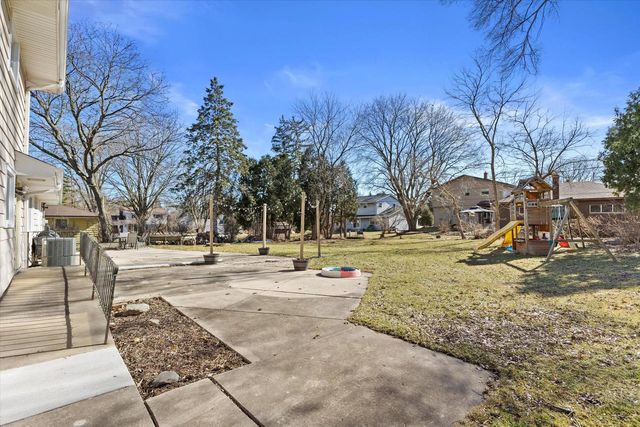 12135 W Luther AVENUE, Hales Corners, WI 53130