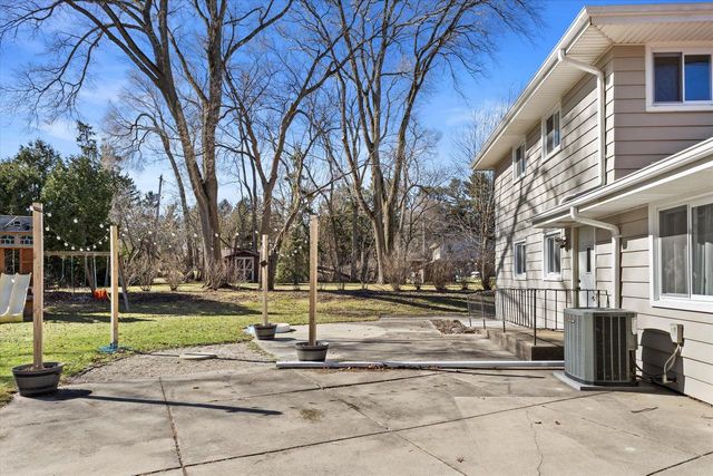 12135 W Luther AVENUE, Hales Corners, WI 53130