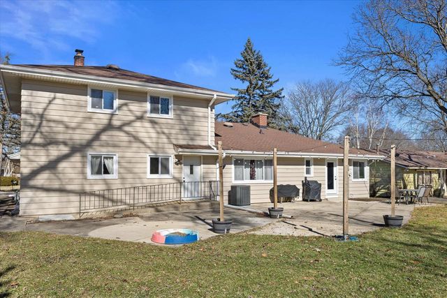 12135 W Luther AVENUE, Hales Corners, WI 53130