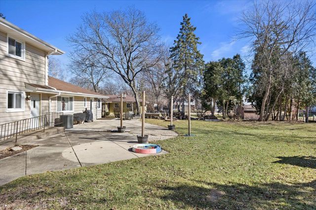 12135 W Luther AVENUE, Hales Corners, WI 53130