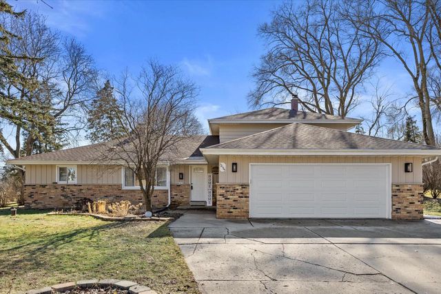 12135 W Luther AVENUE, Hales Corners, WI 53130