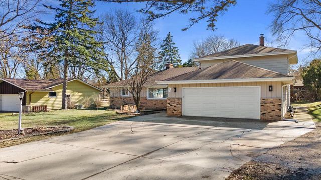 12135 W Luther AVENUE, Hales Corners, WI 53130
