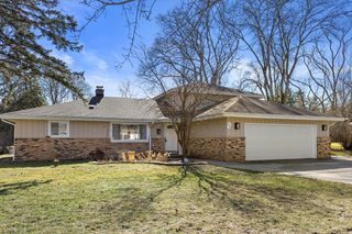 12135 W Luther AVENUE, Hales Corners, WI 53130