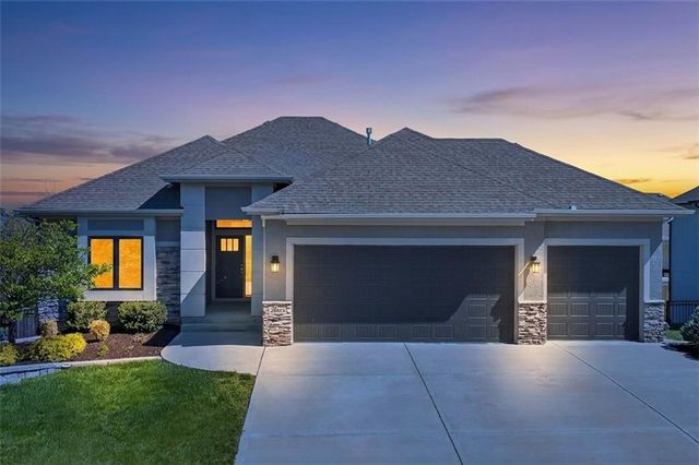 24818 W 89th Street, Lenexa, KS 66227