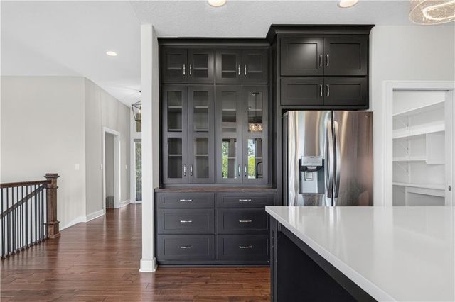 24818 W 89th Street, Lenexa, KS 66227