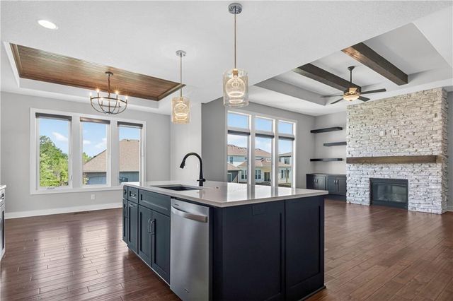 24818 W 89th Street, Lenexa, KS 66227