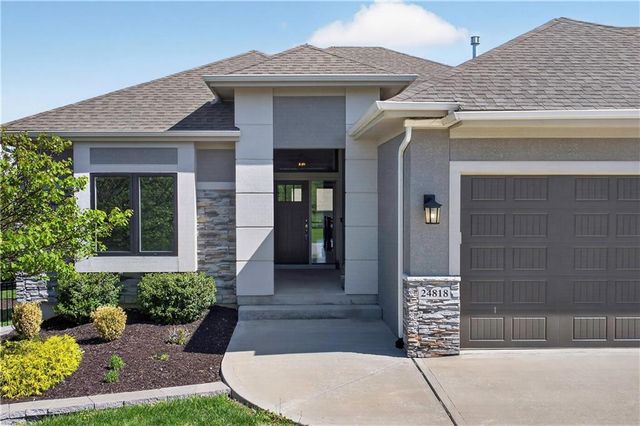 24818 W 89th Street, Lenexa, KS 66227