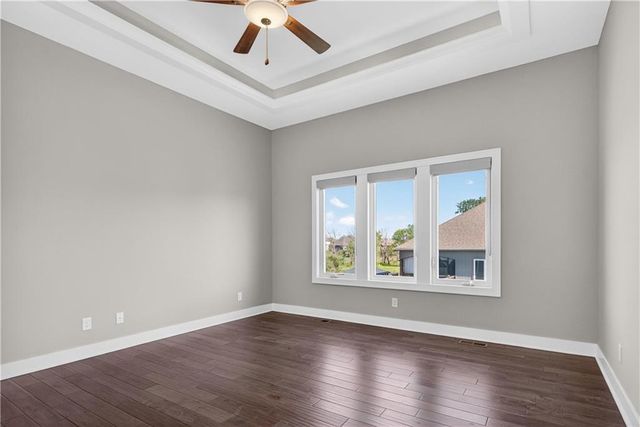 24818 W 89th Street, Lenexa, KS 66227