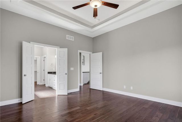 24818 W 89th Street, Lenexa, KS 66227