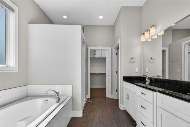 24818 W 89th Street, Lenexa, KS 66227