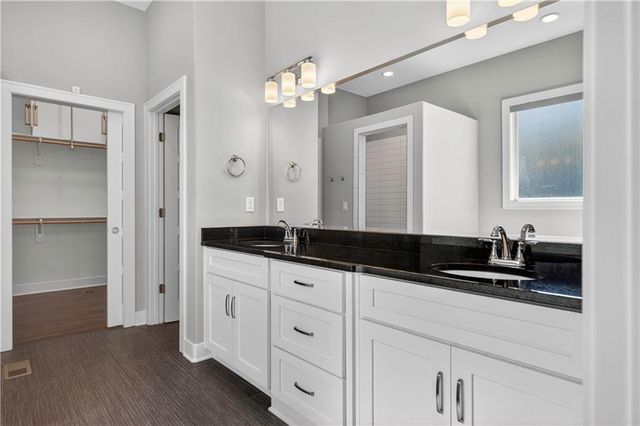 24818 W 89th Street, Lenexa, KS 66227