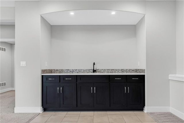 24818 W 89th Street, Lenexa, KS 66227