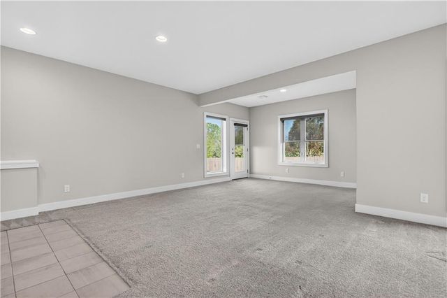 24818 W 89th Street, Lenexa, KS 66227