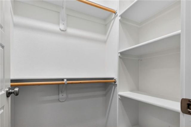 24818 W 89th Street, Lenexa, KS 66227