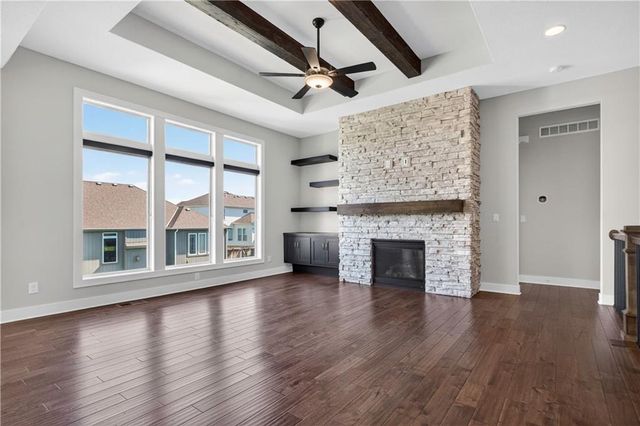 24818 W 89th Street, Lenexa, KS 66227