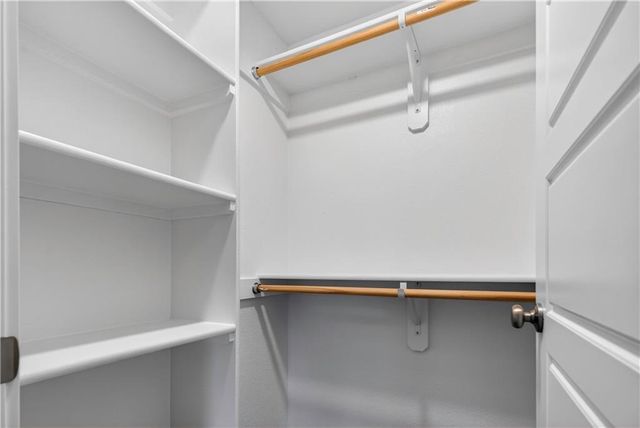 24818 W 89th Street, Lenexa, KS 66227