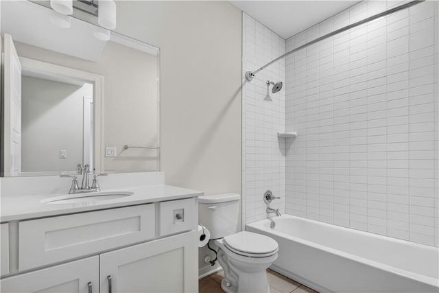 24818 W 89th Street, Lenexa, KS 66227