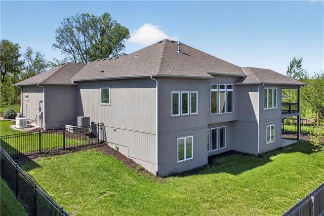 24818 W 89th Street, Lenexa, KS 66227