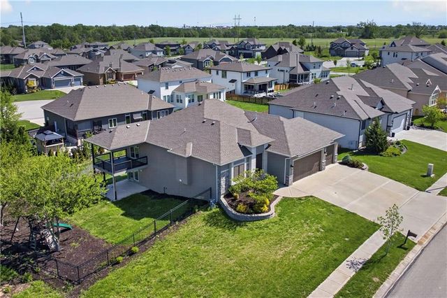 24818 W 89th Street, Lenexa, KS 66227