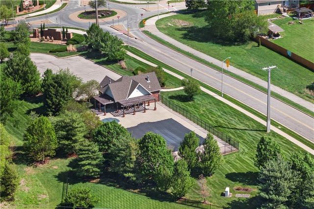 24818 W 89th Street, Lenexa, KS 66227