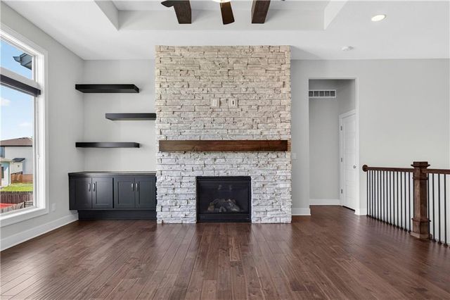 24818 W 89th Street, Lenexa, KS 66227